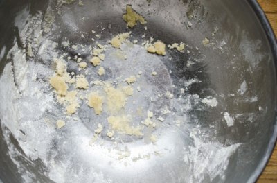 Cherry Pie with Lemon Thyme